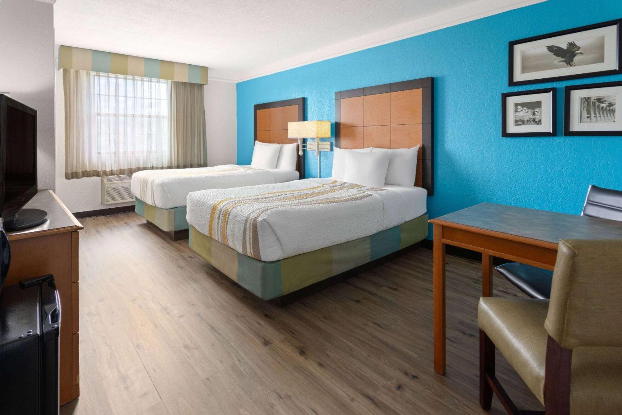 La Quinta Inn By Wyndham Pittsburgh Airport Moon Township Exterior foto