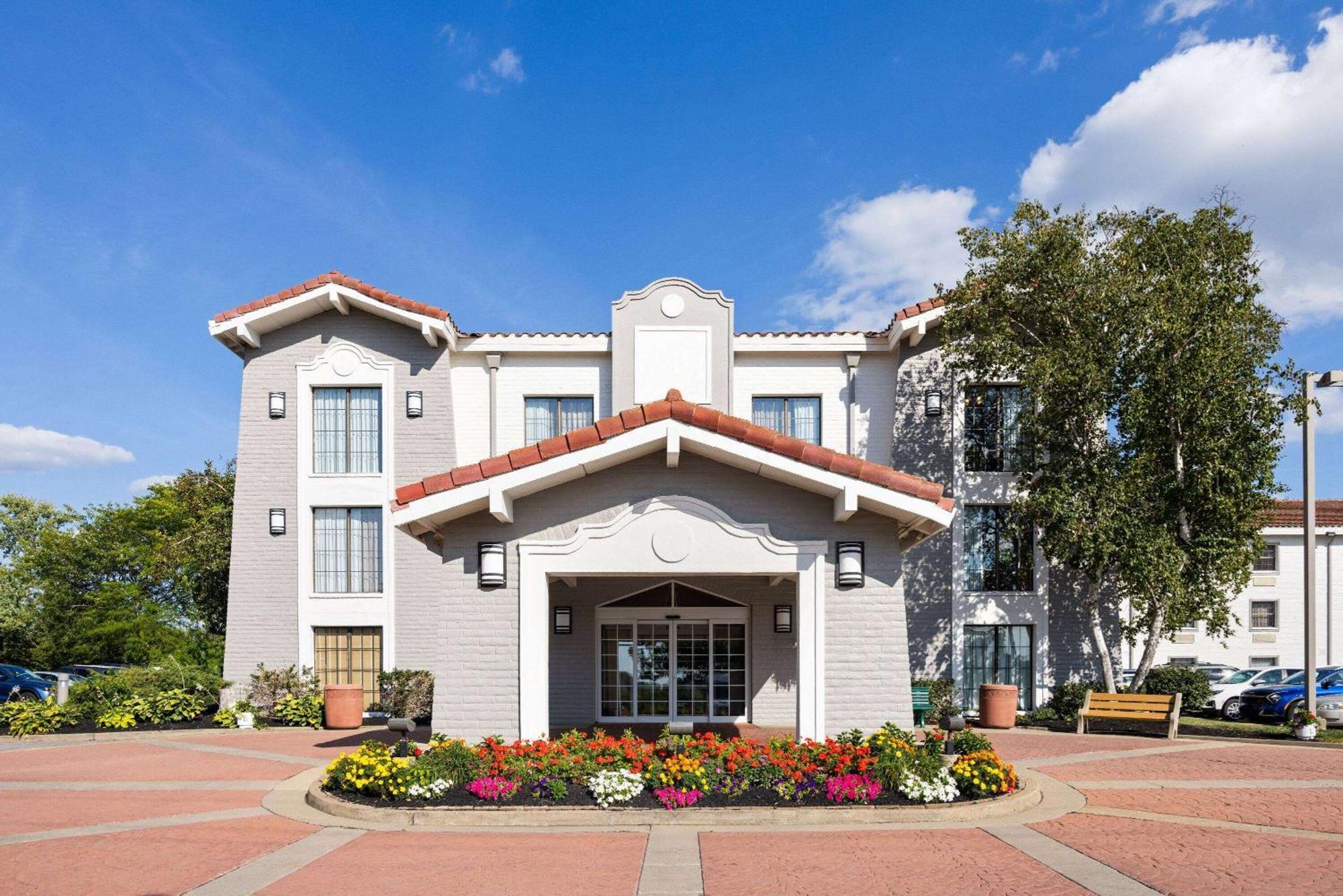 La Quinta Inn By Wyndham Pittsburgh Airport Moon Township Exterior foto