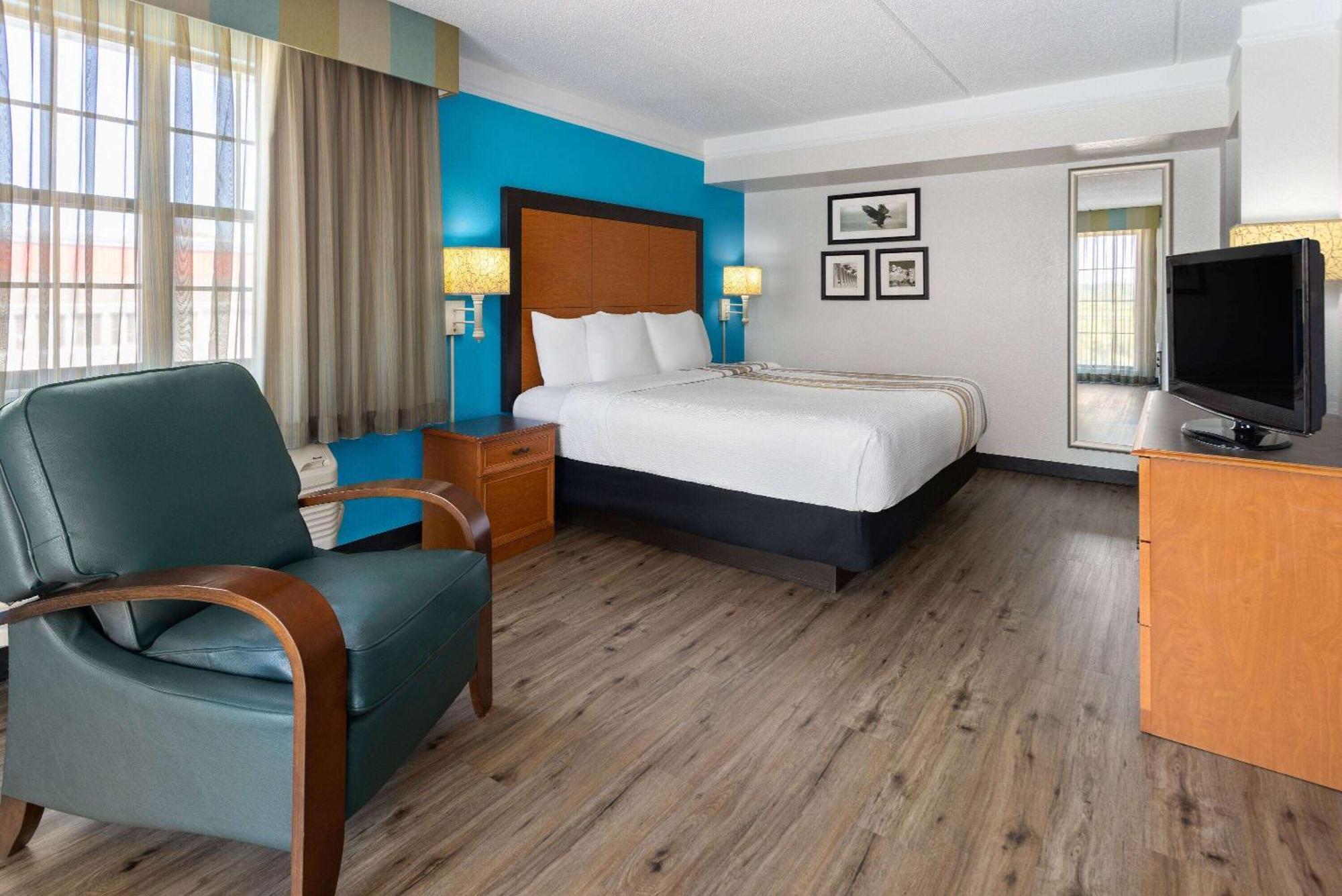 La Quinta Inn By Wyndham Pittsburgh Airport Moon Township Exterior foto