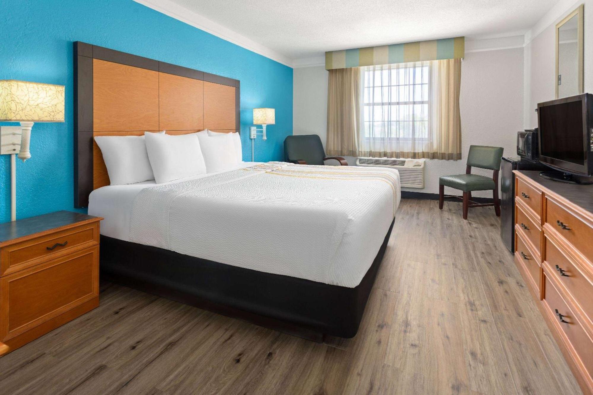 La Quinta Inn By Wyndham Pittsburgh Airport Moon Township Exterior foto