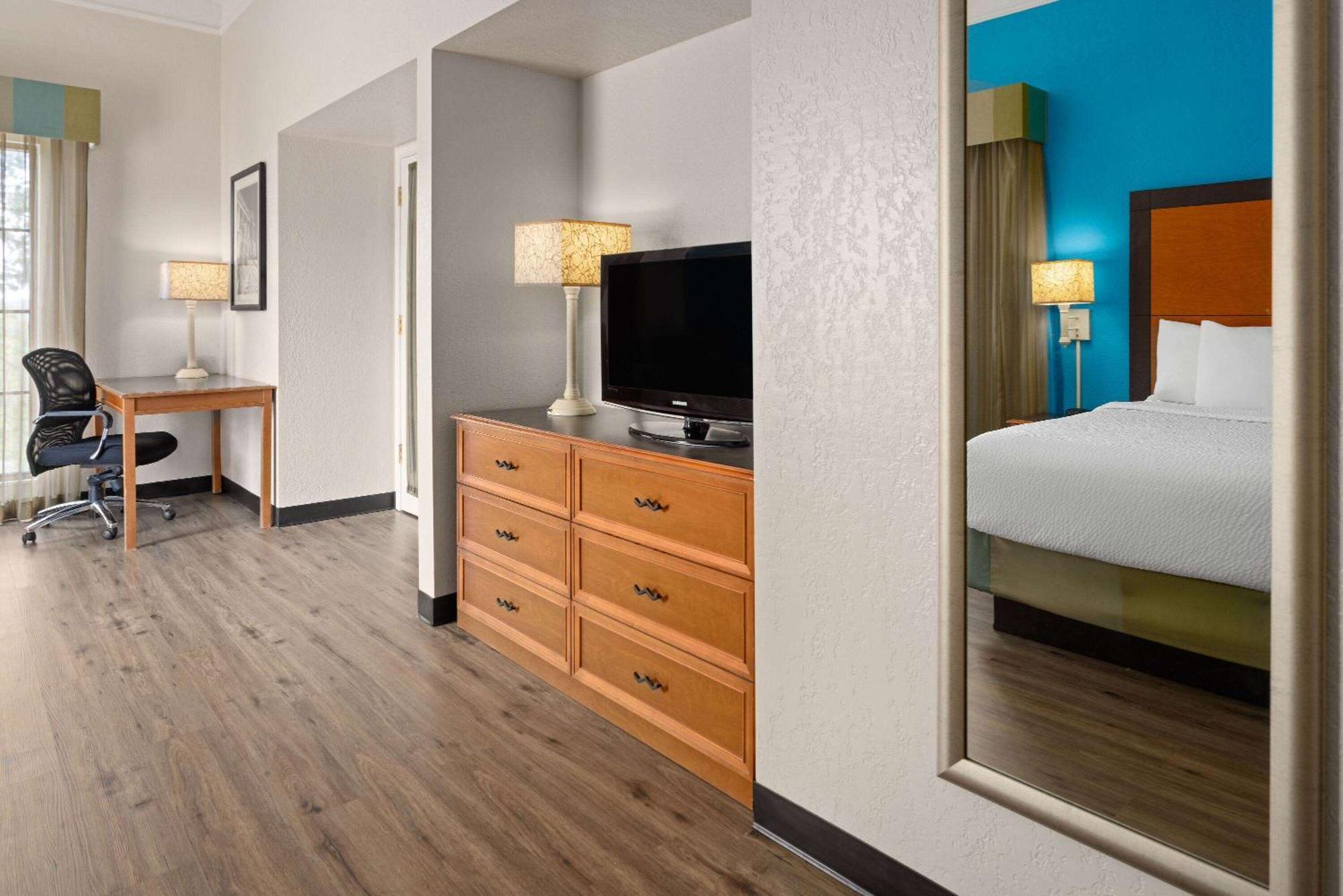 La Quinta Inn By Wyndham Pittsburgh Airport Moon Township Exterior foto